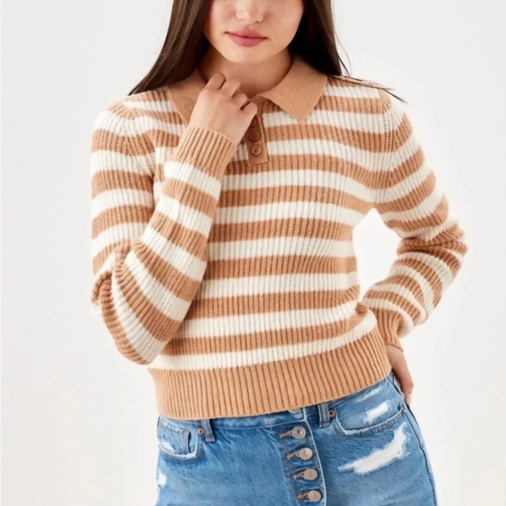 American Eagle Beige and White Striped Knit Sweater